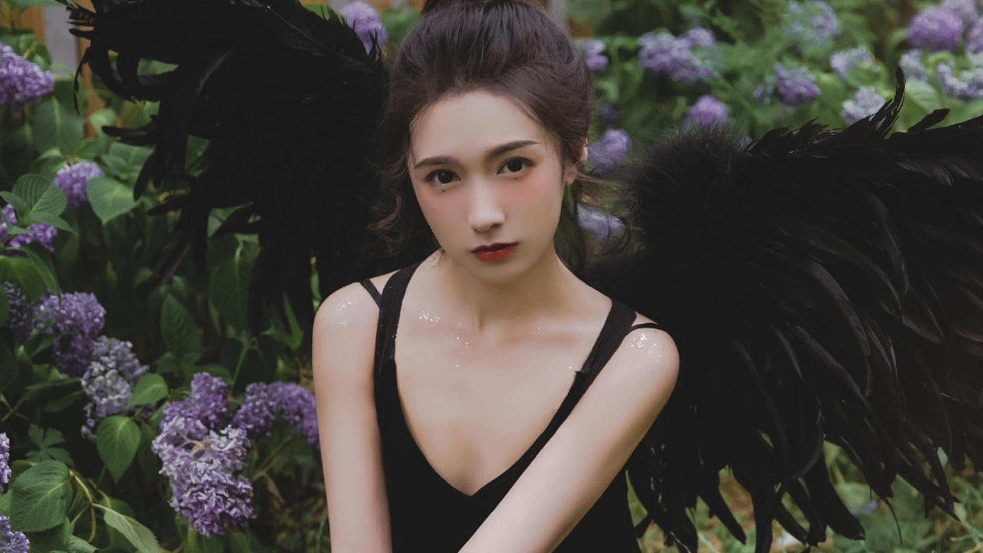 轨道自行车赛：快节奏的速度比拼，轨道自行走小车