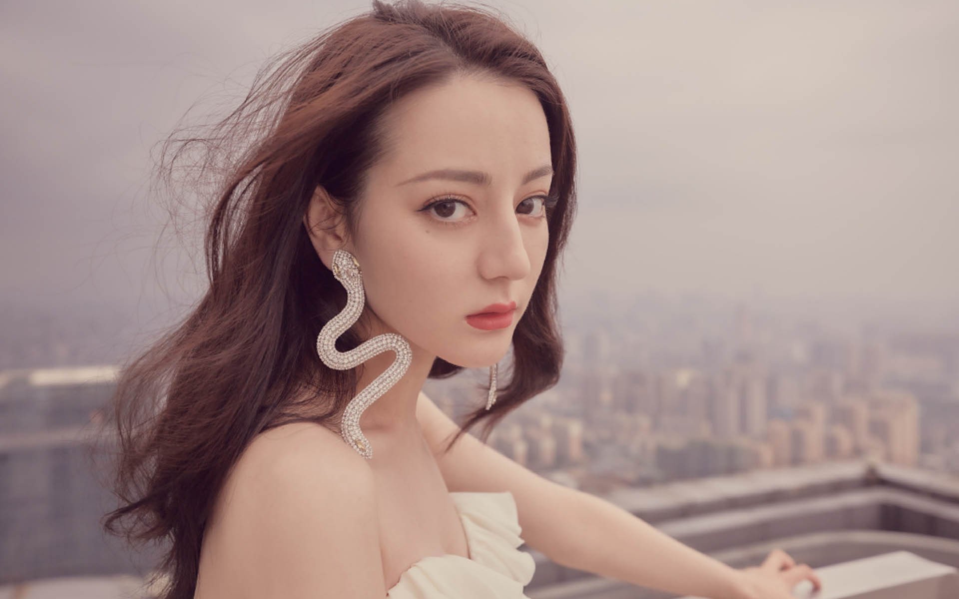 多特蒙德足球俱乐部继续保持领先优势，多特蒙德 足球
